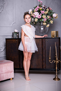 Milana - Crystal Swan